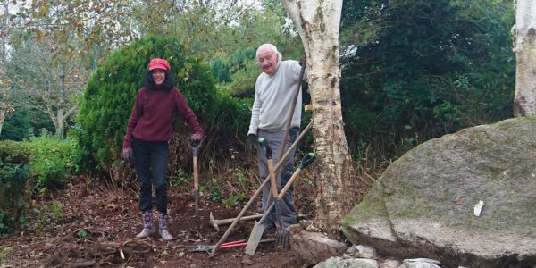 hospice gardening volunteer