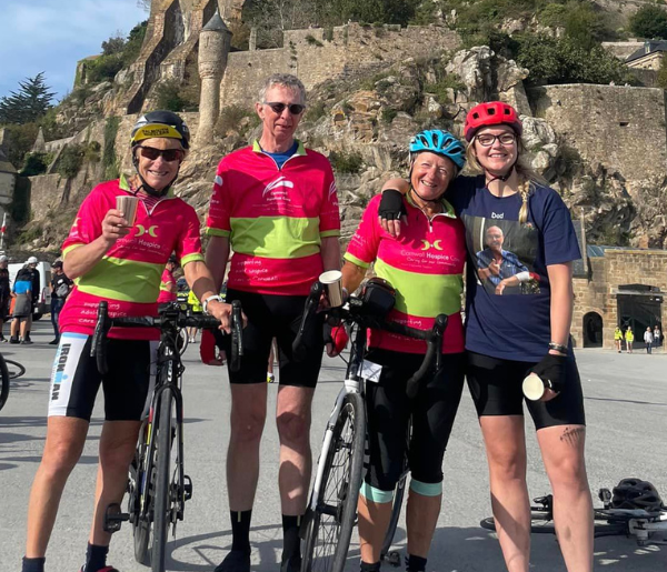 Cycle France 2025 group of cyclists with their bikes